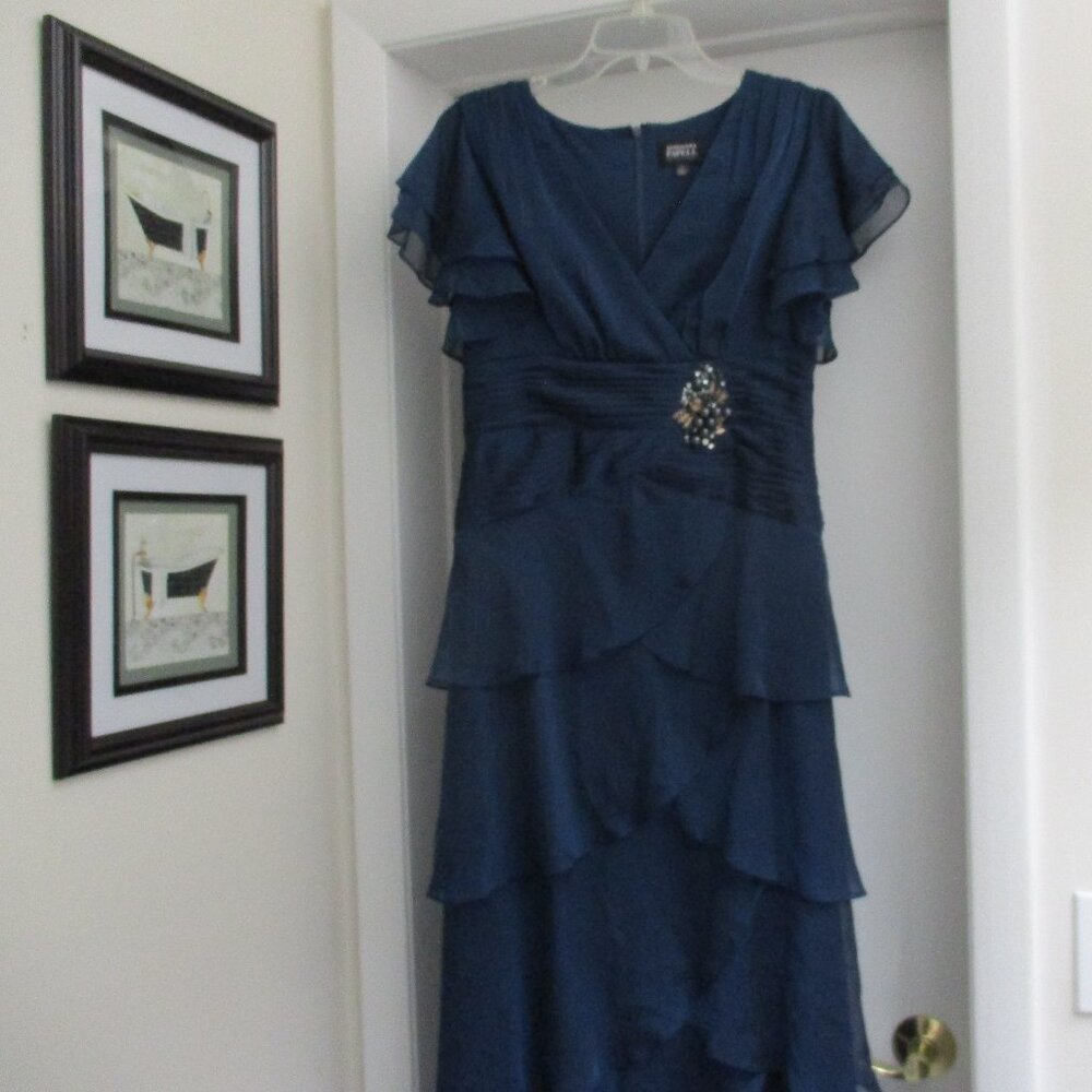 Adrianna Papell Navy Flutter Sleeve Tier Gown - Size 6 - Picture 13 of 16